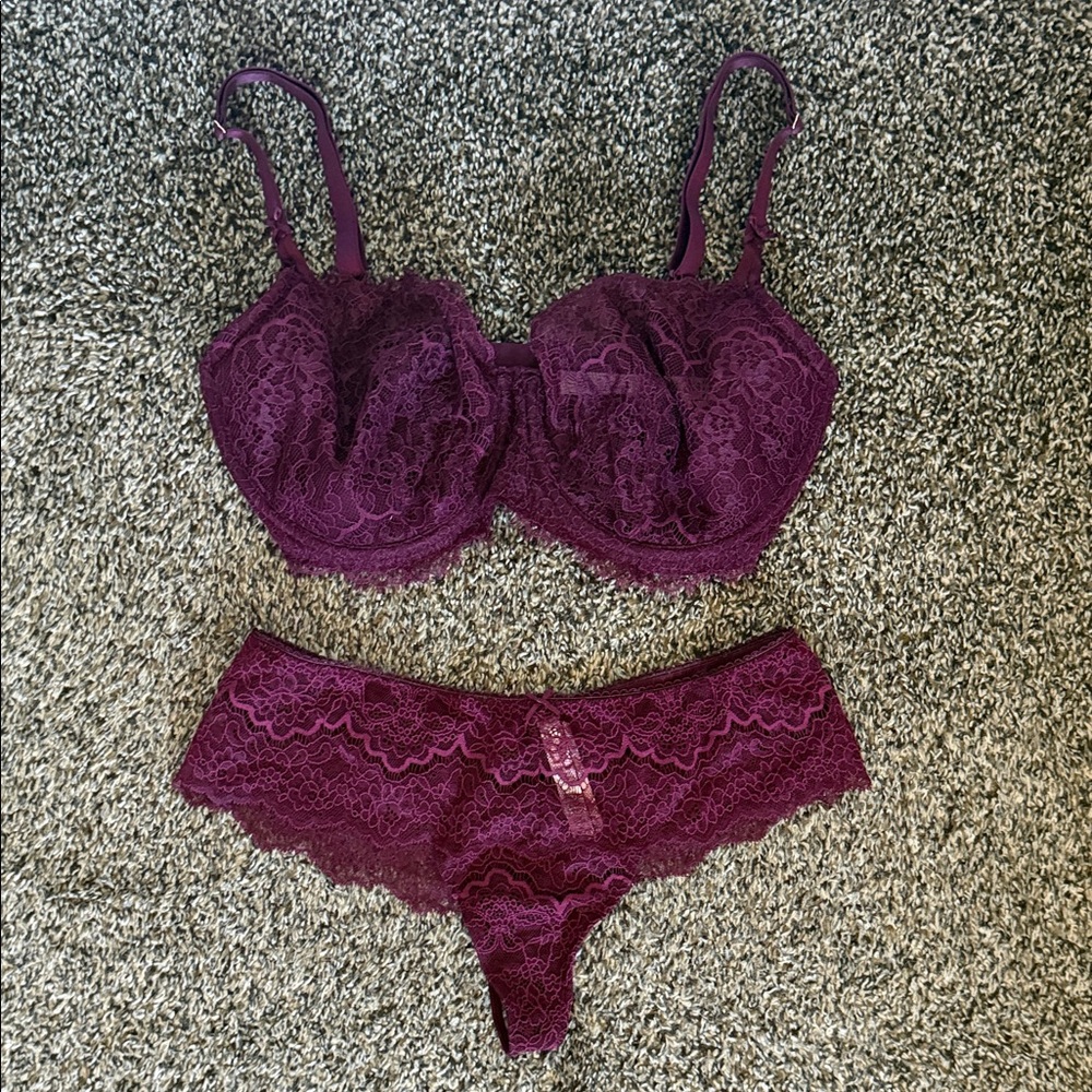 Victoria’s Secret Dream Angels Bra and Panty Set - 36DDD / M